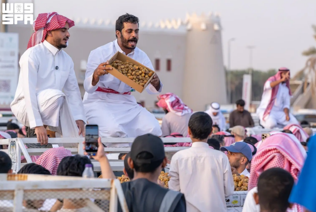 Over 200 Auctioneers Lead Bidding at Buraidah Dates Carnival