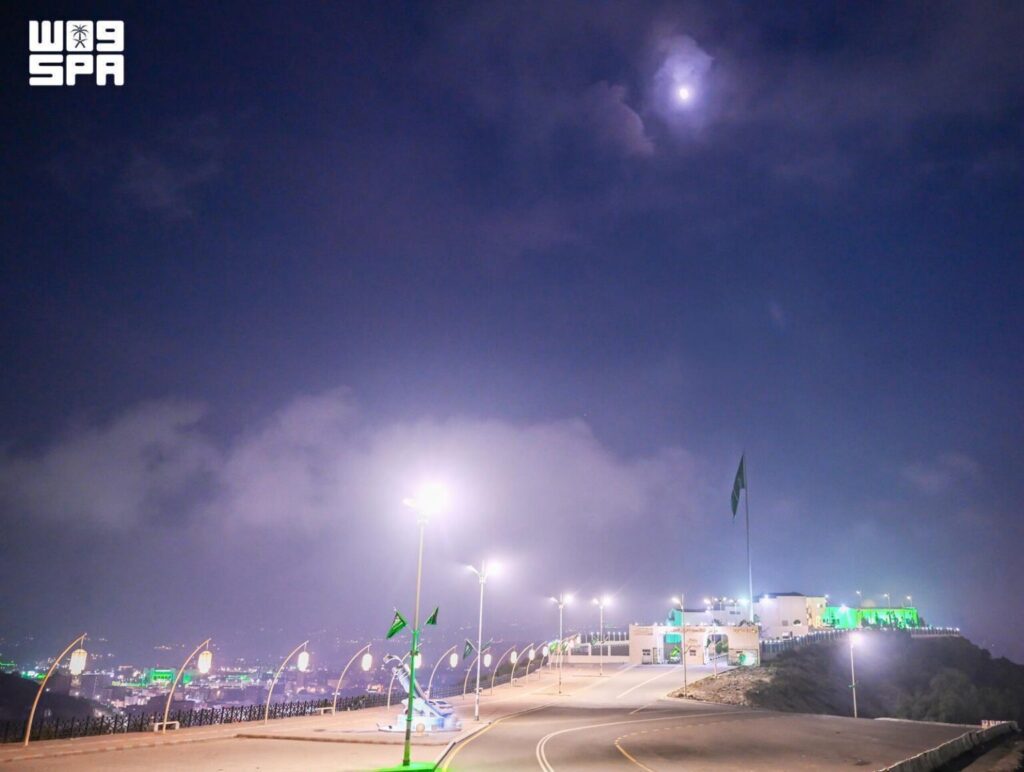 Saudi Flag Soars Amid Fog in Al-Baha Skies on National Day