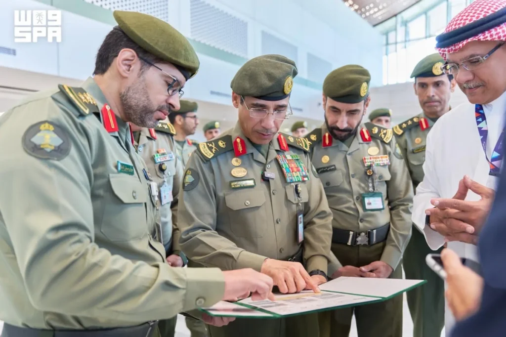 Maj. Gen. Al-Murabba inspects passport control counters
at Jeddah Airport Terminal 4