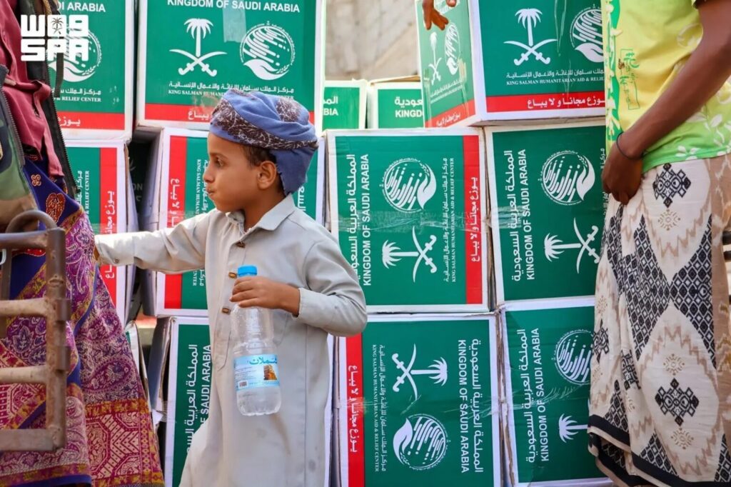 KSrelief Distributes Food Baskets to Displaced Families in Yemen